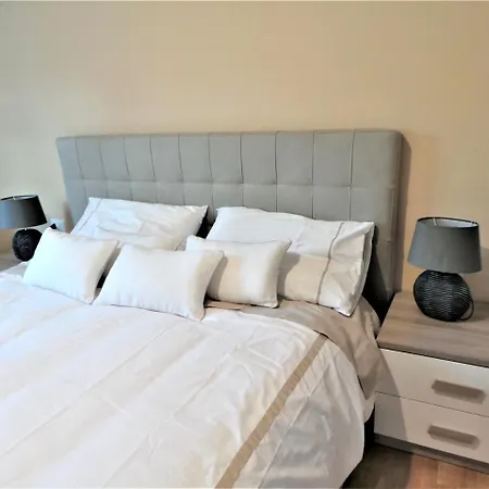 Meta Italy Da Alessandro Apartament *