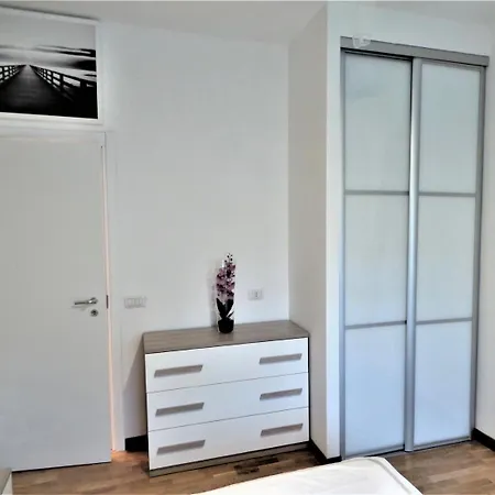 Meta Italy Da Alessandro Apartament *